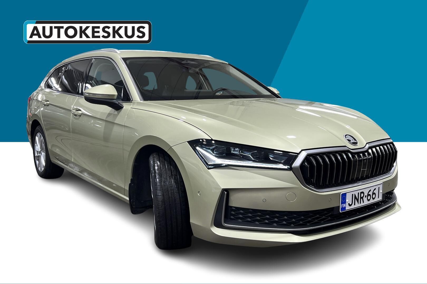 Skoda Superb iso kuva 3