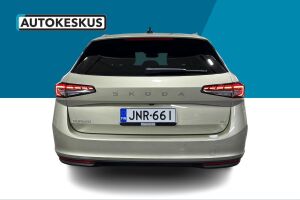 Skoda Superb esikatselu 20