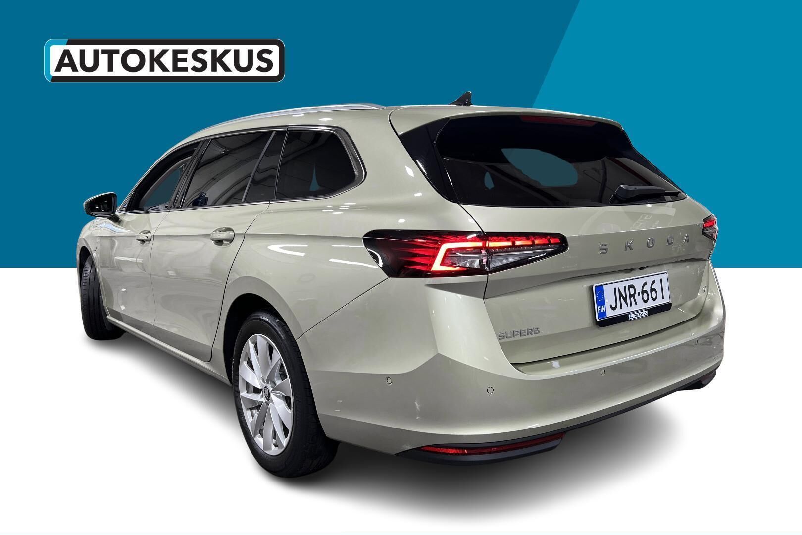 Skoda Superb iso kuva 5