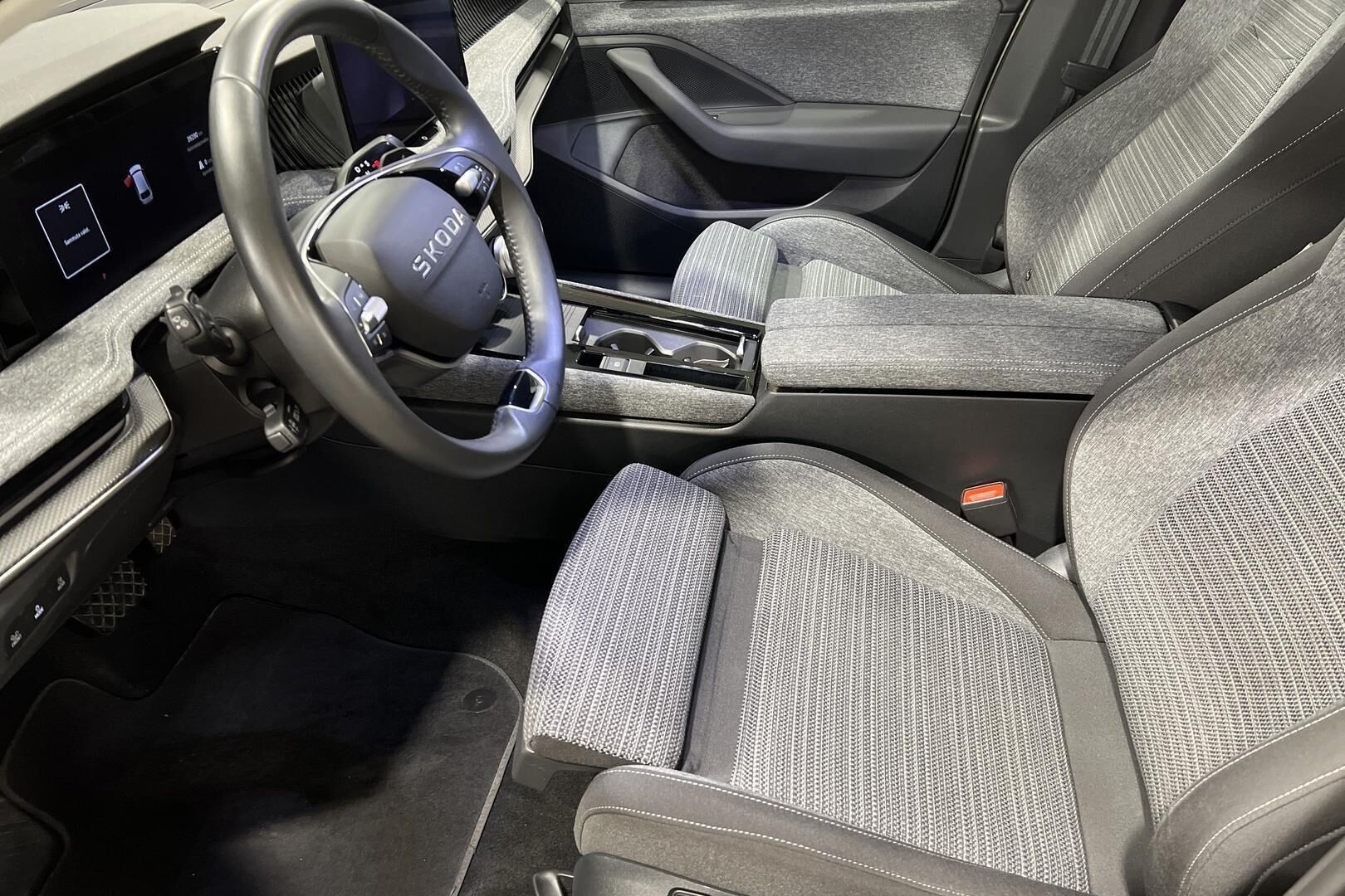 Skoda Superb iso kuva 7