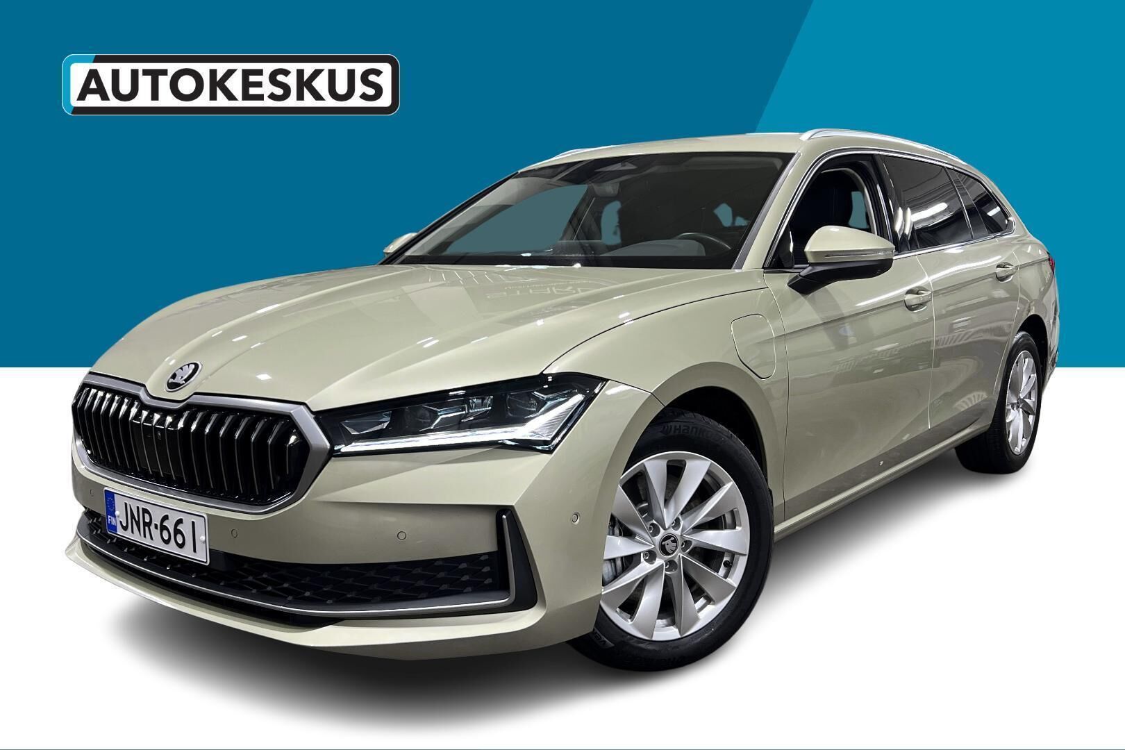Skoda Superb iso kuva 0