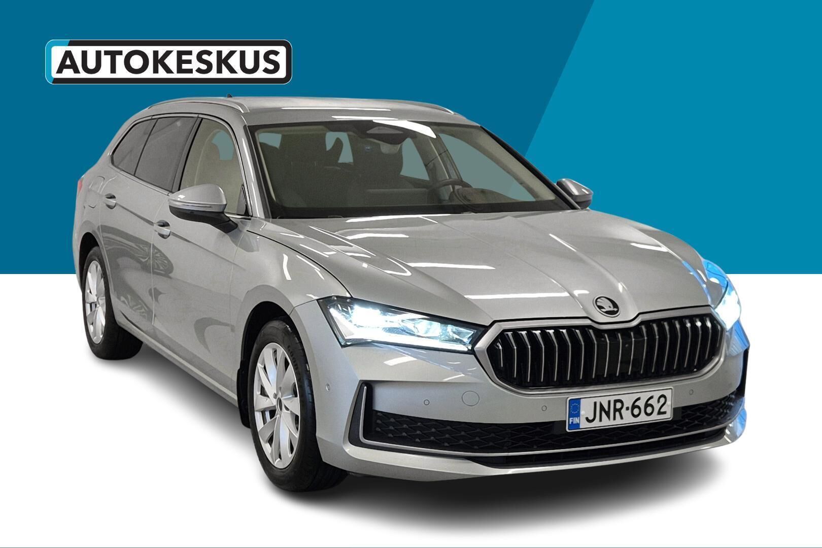 Skoda Superb iso kuva 3