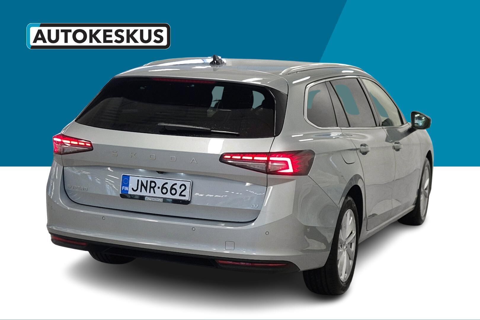 Skoda Superb iso kuva 5