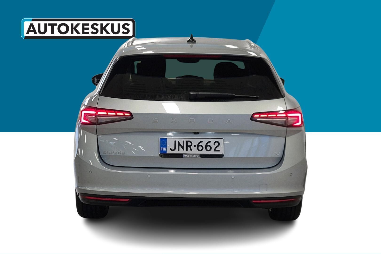 Skoda Superb iso kuva 6