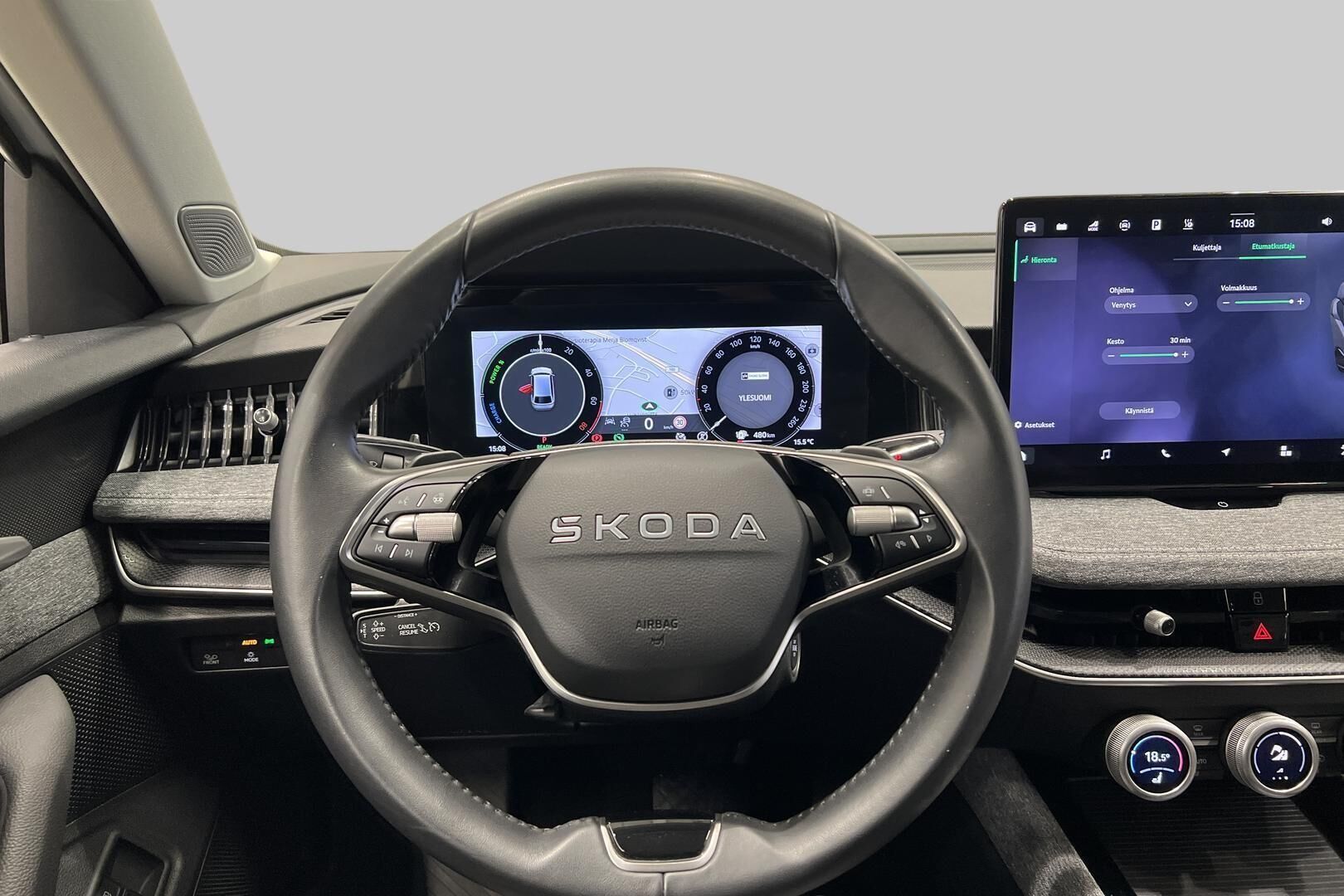 Skoda Superb iso kuva 13