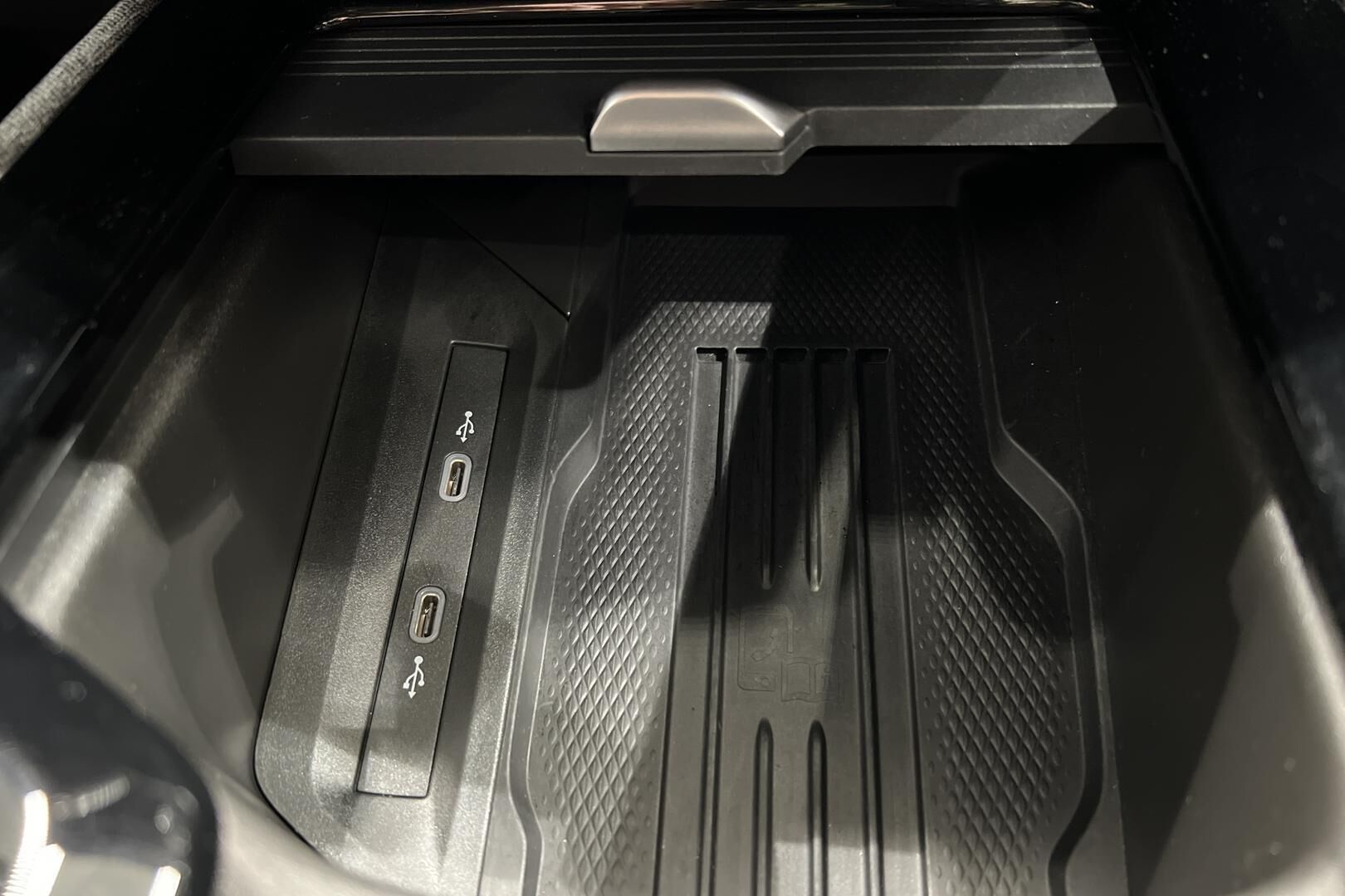 Skoda Superb iso kuva 28