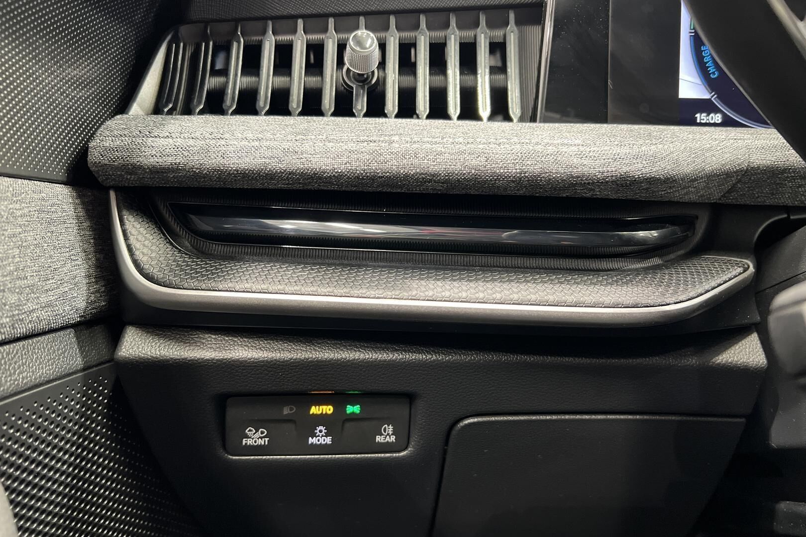 Skoda Superb iso kuva 32