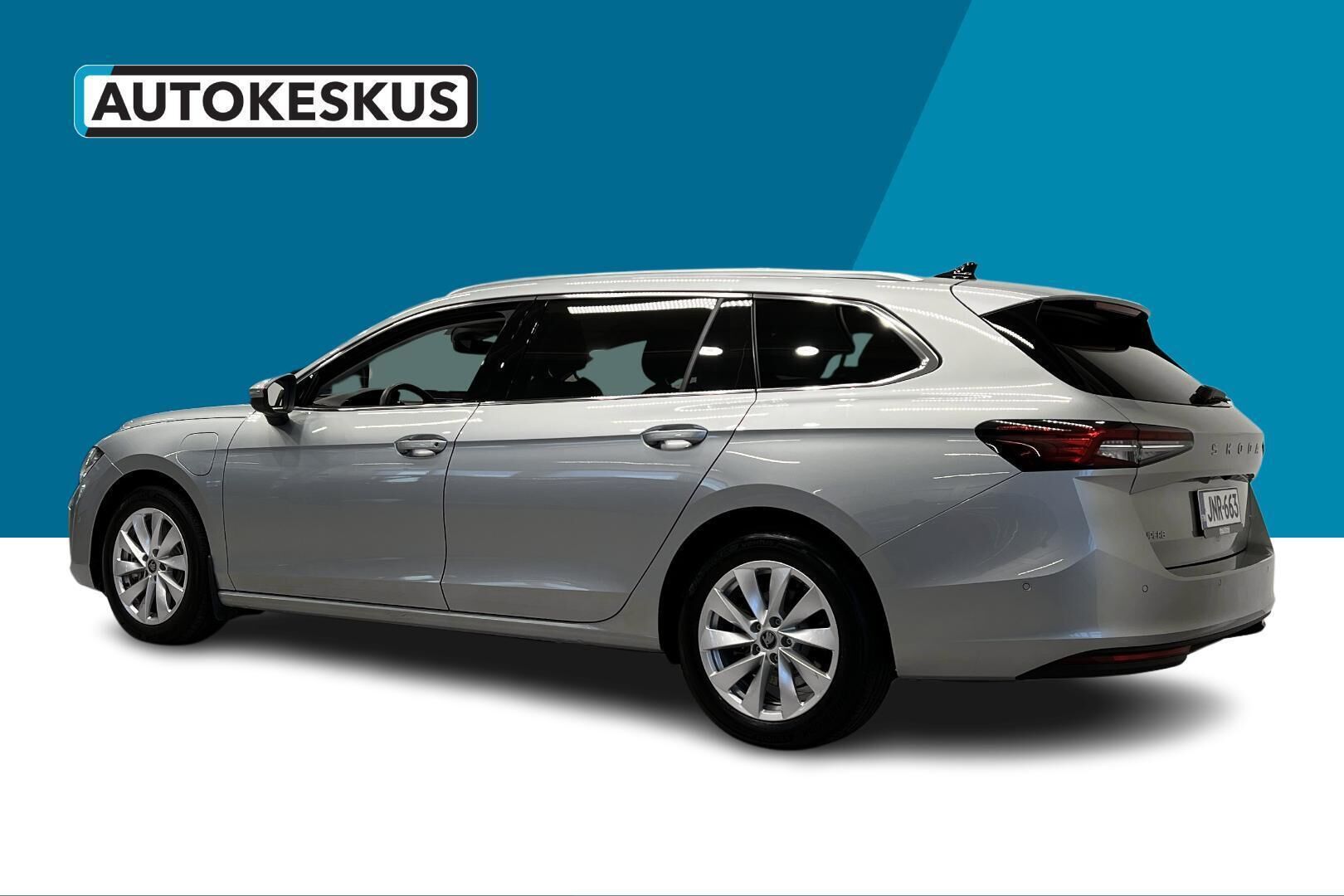 Skoda Superb iso kuva 7
