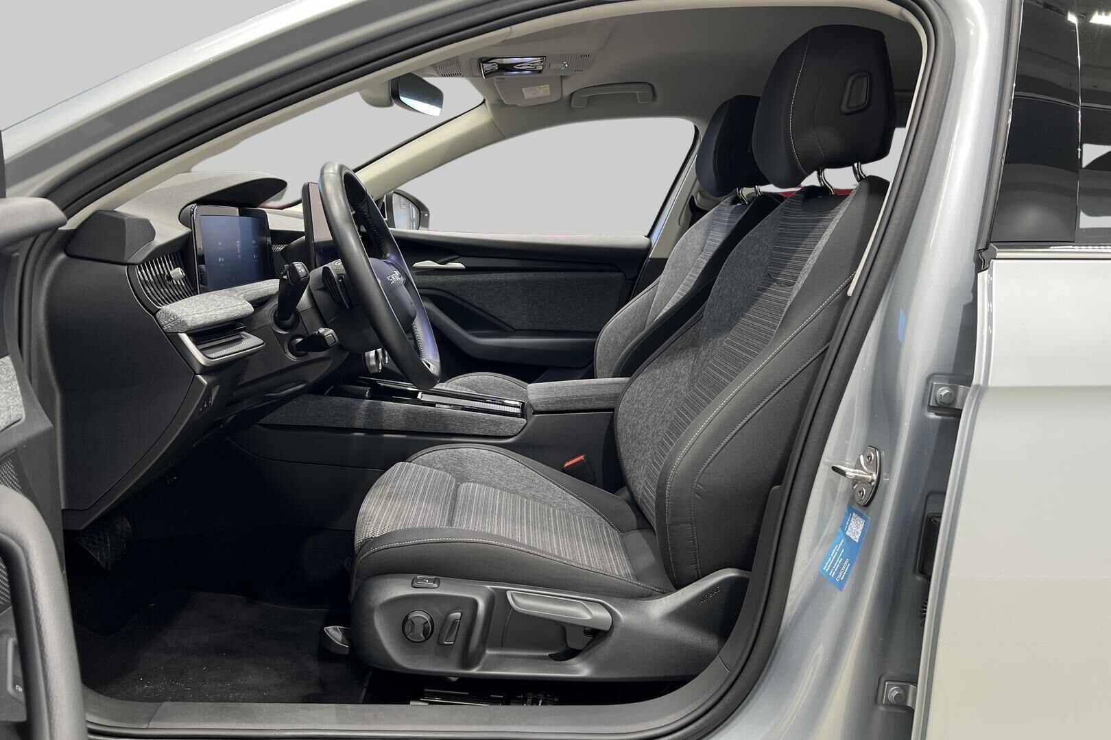 Skoda Superb iso kuva 9