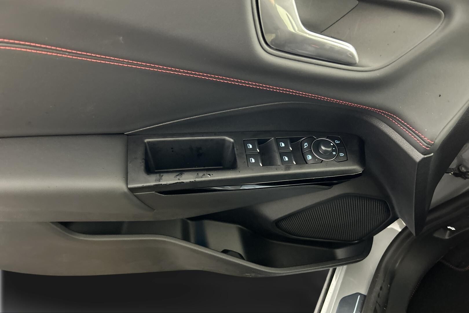 Ford Puma iso kuva 25