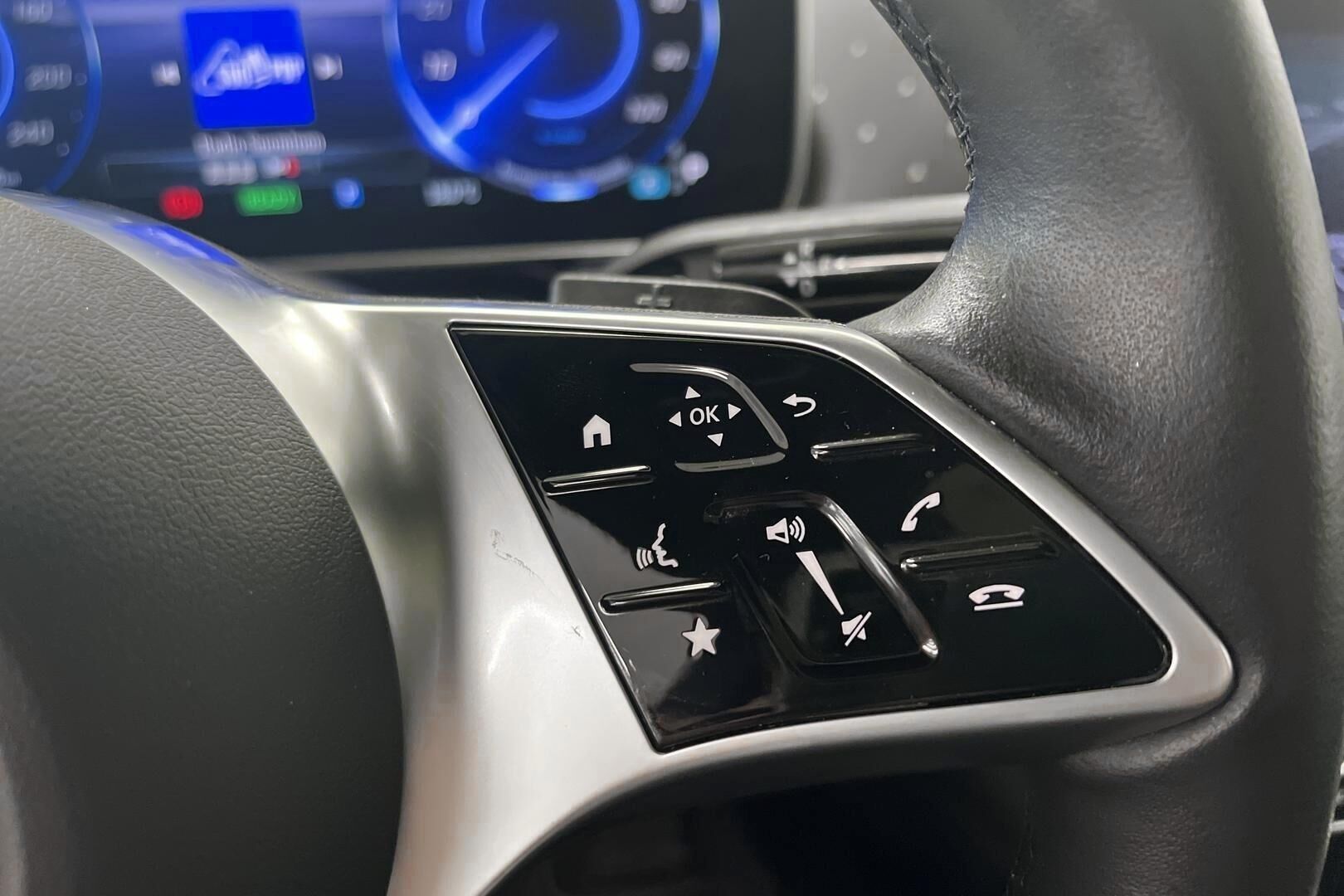 Mercedes-Benz EQE iso kuva 17
