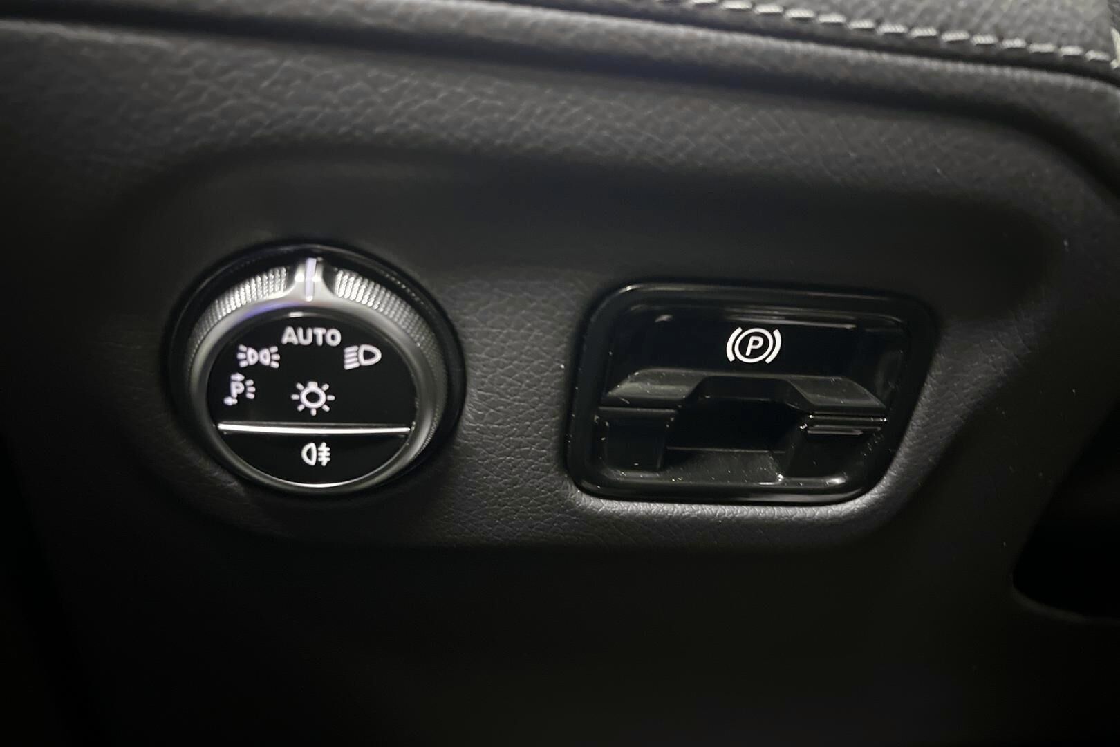 Mercedes-Benz EQE iso kuva 18