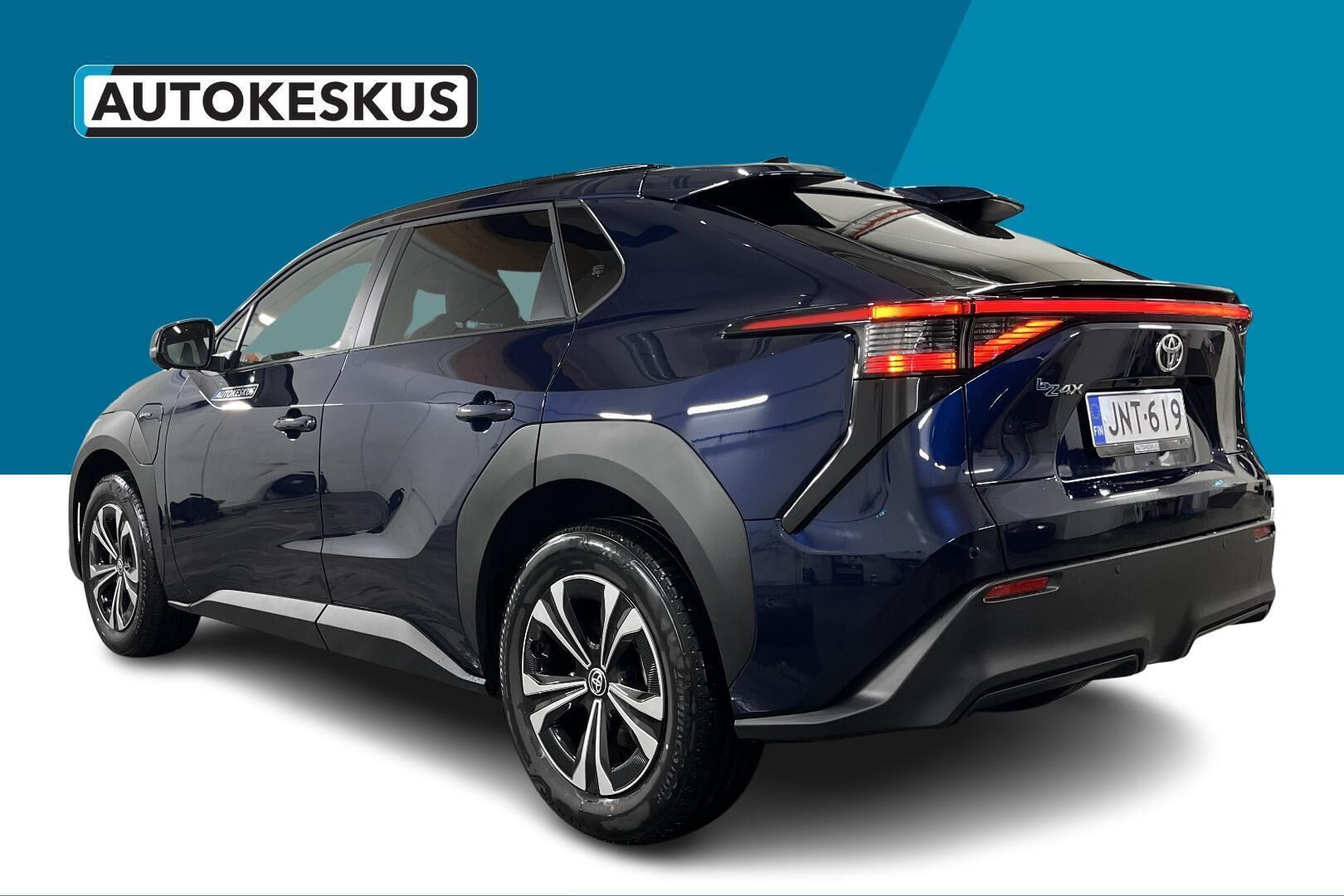 Toyota bZ4X iso kuva 6