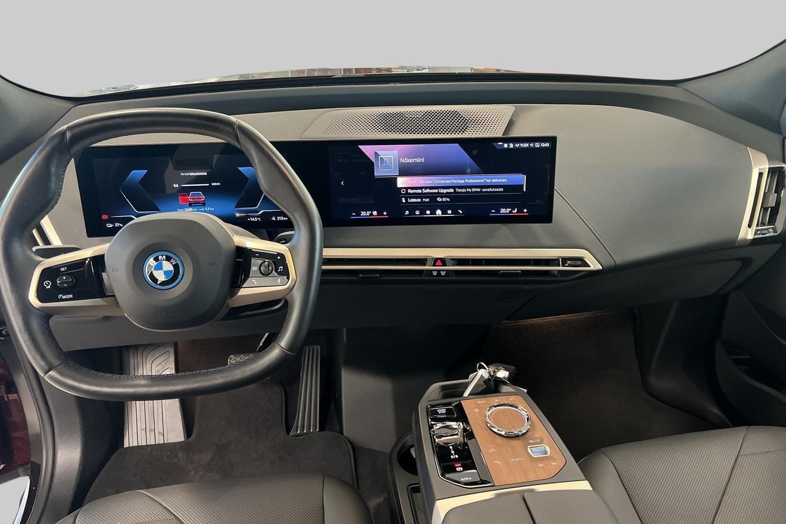 BMW iX iso kuva 10