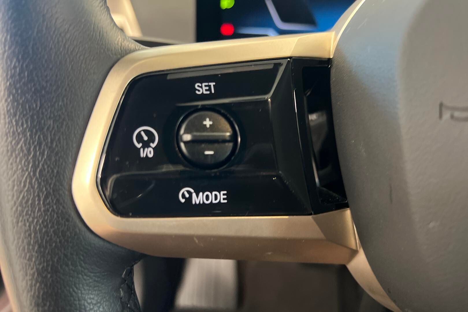 BMW iX iso kuva 17