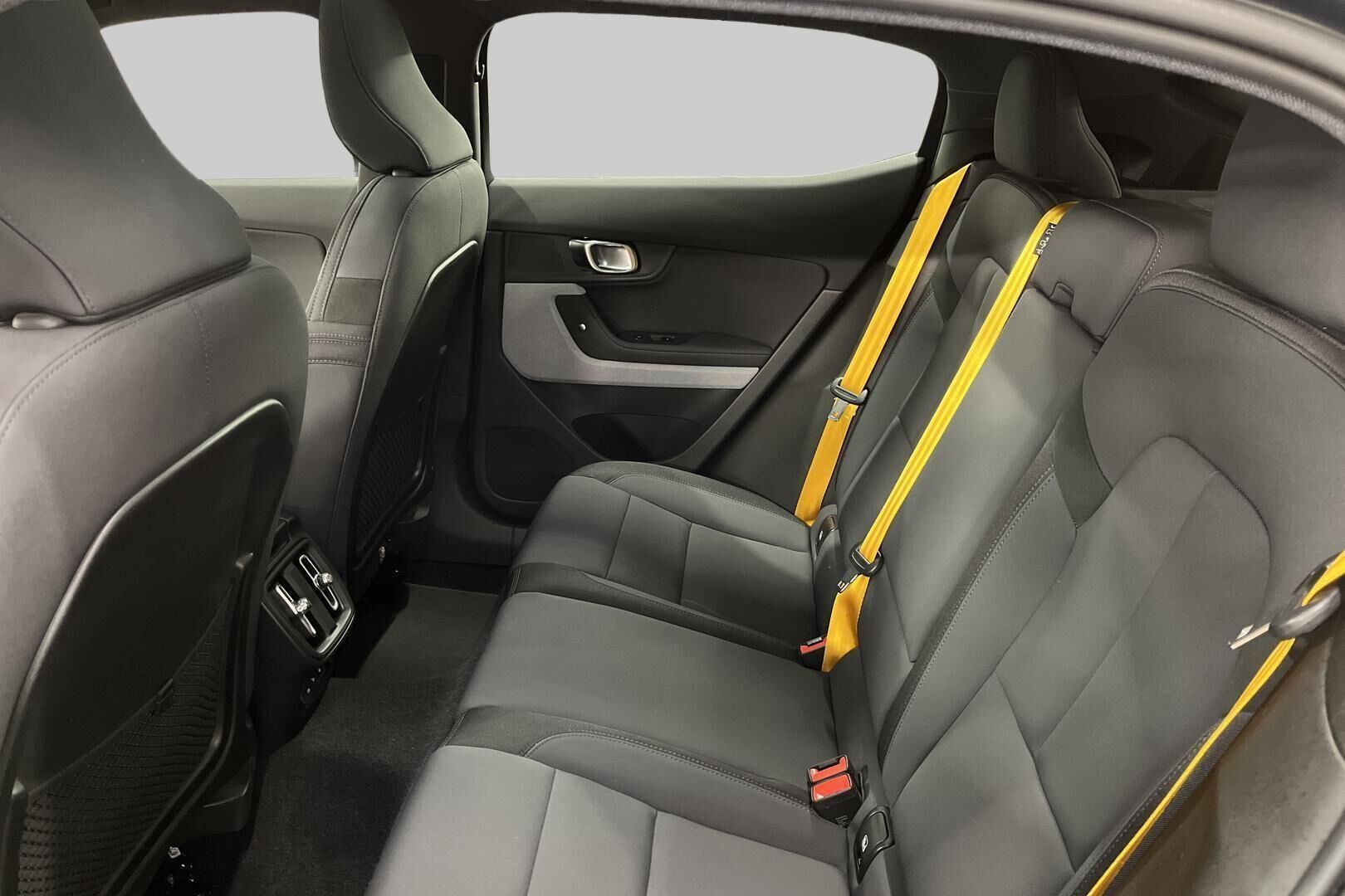 Polestar 2 iso kuva 15