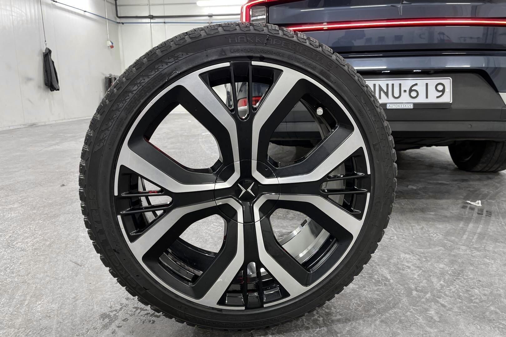 Polestar 2 iso kuva 6