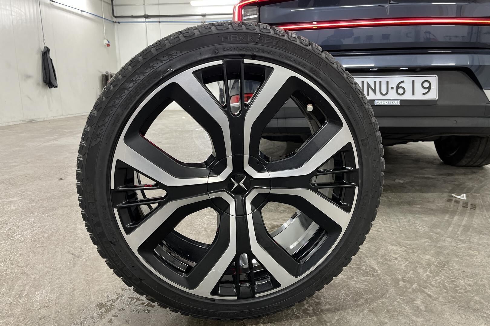Polestar 2 iso kuva 15