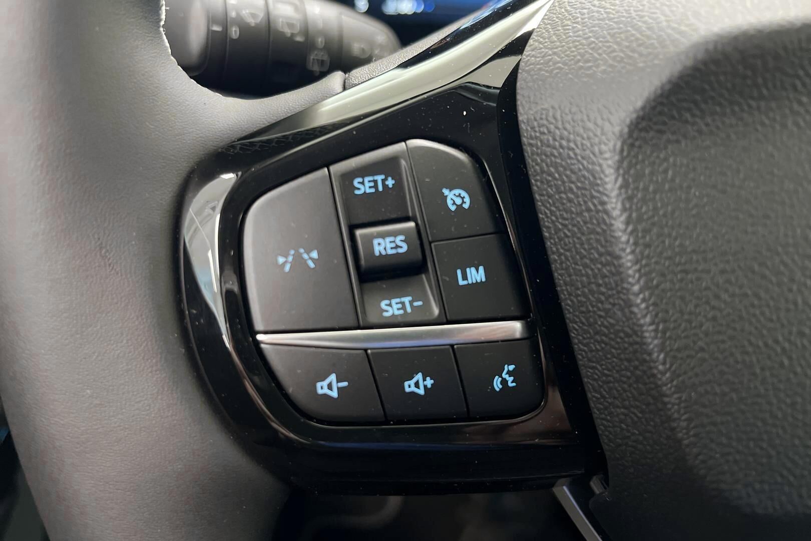 Ford Puma iso kuva 16