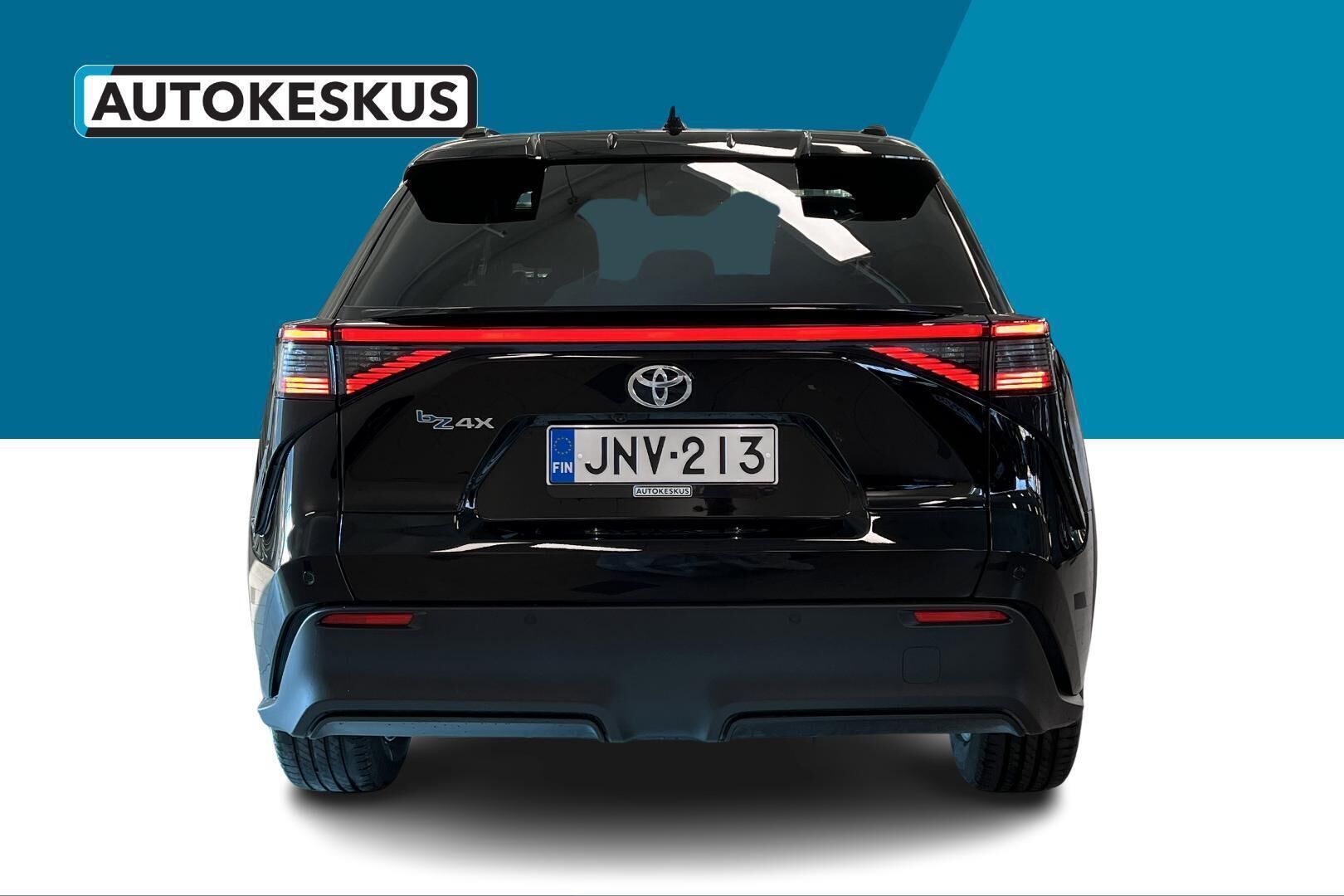 Toyota bZ4X iso kuva 6