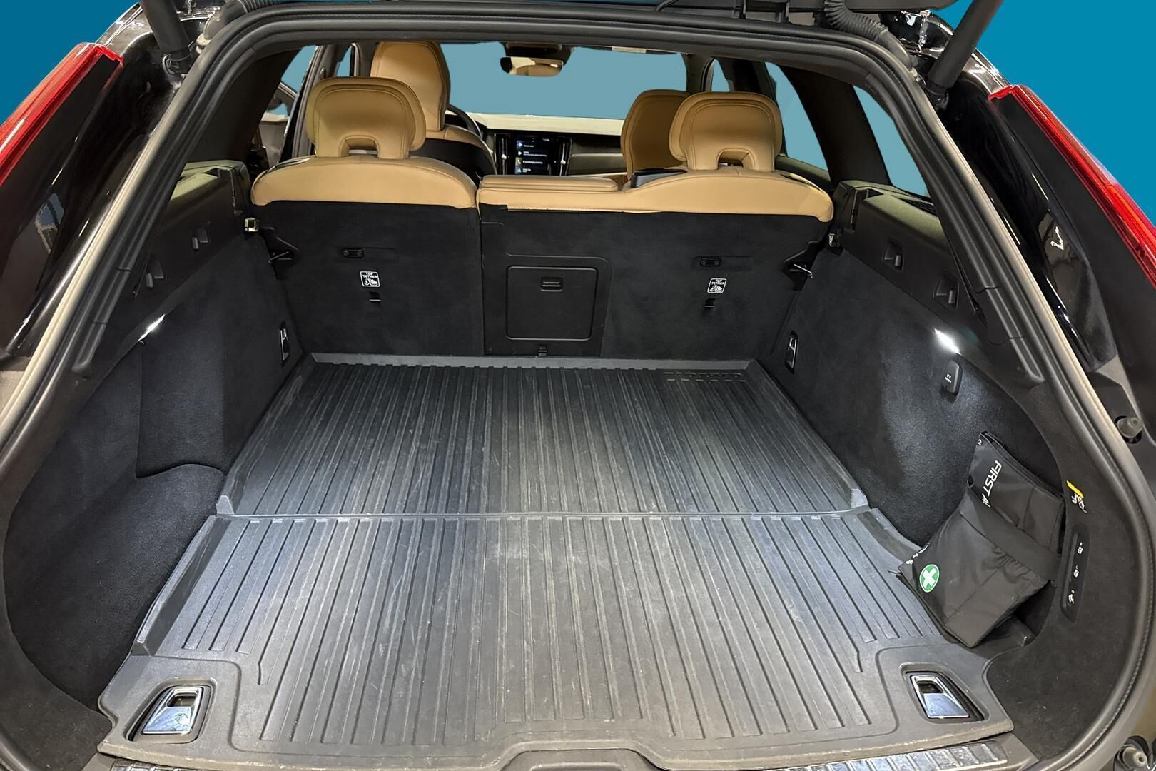 Volvo V90 Cross Country iso kuva 11