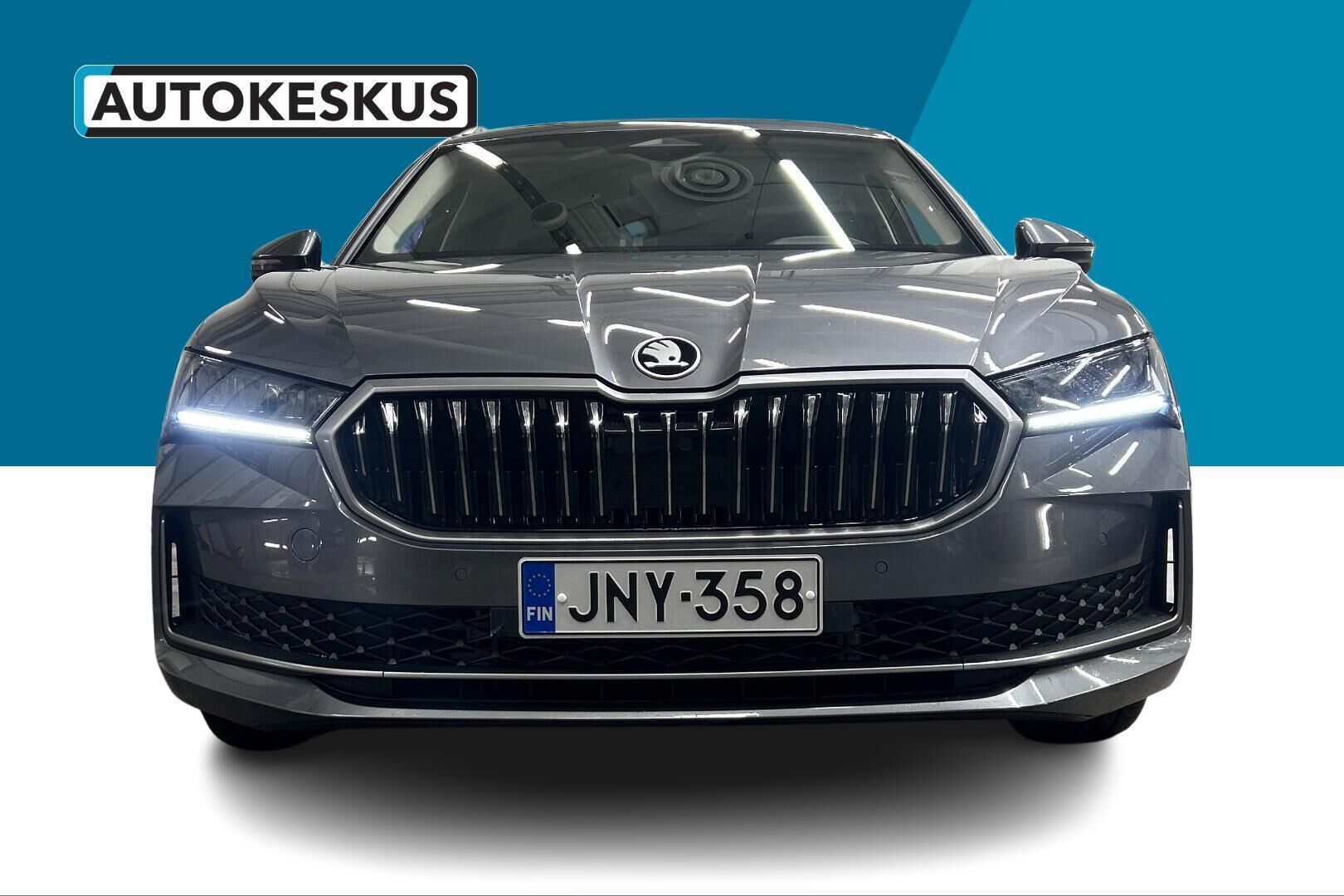 Skoda Superb iso kuva 0