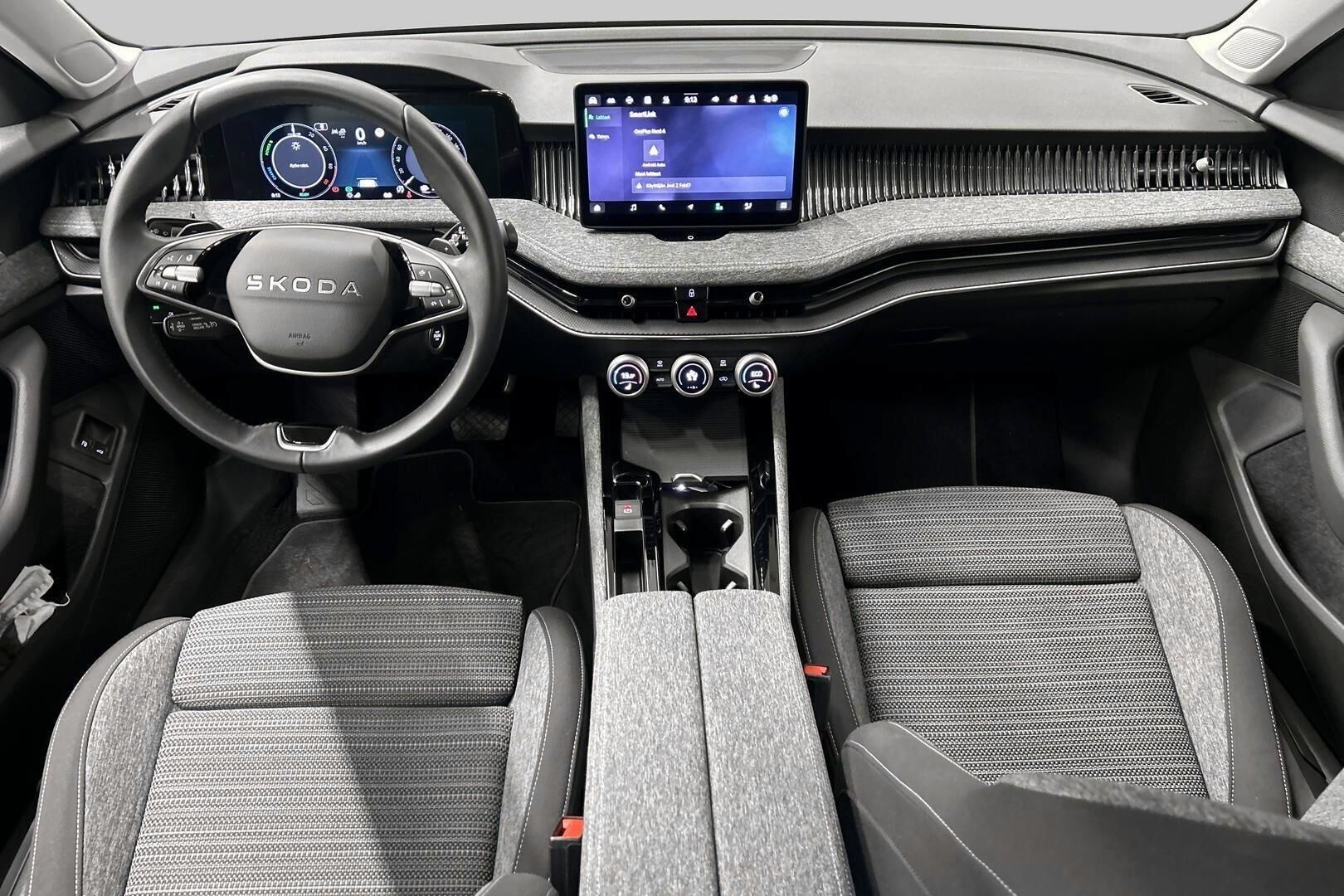 Skoda Superb iso kuva 5