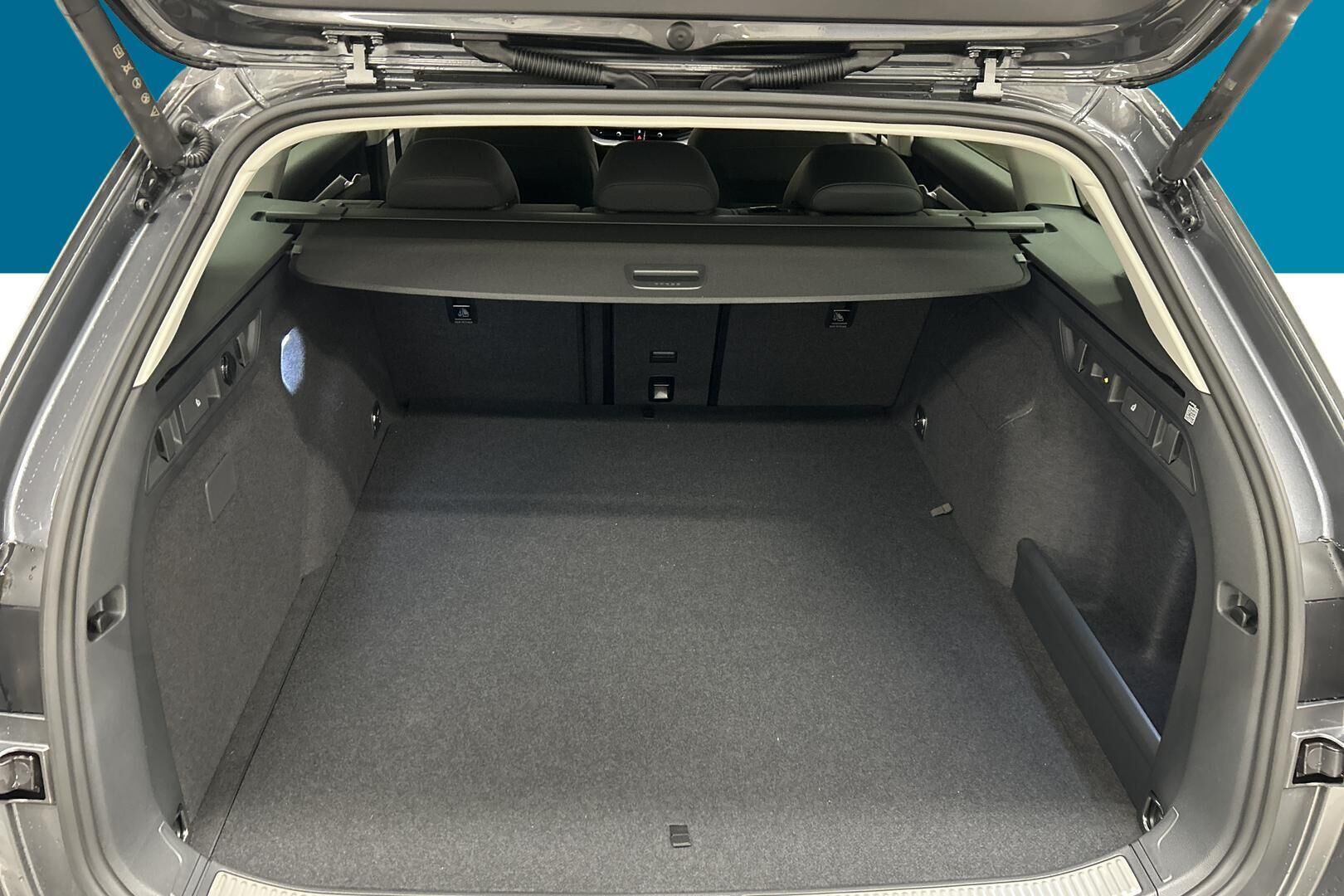 Skoda Superb iso kuva 11