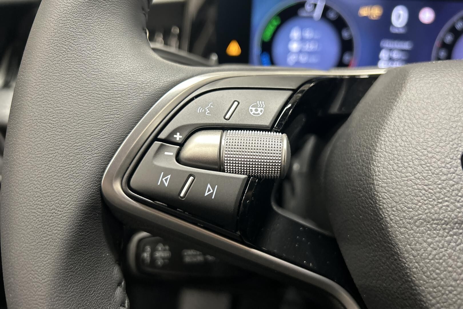 Skoda Superb iso kuva 14