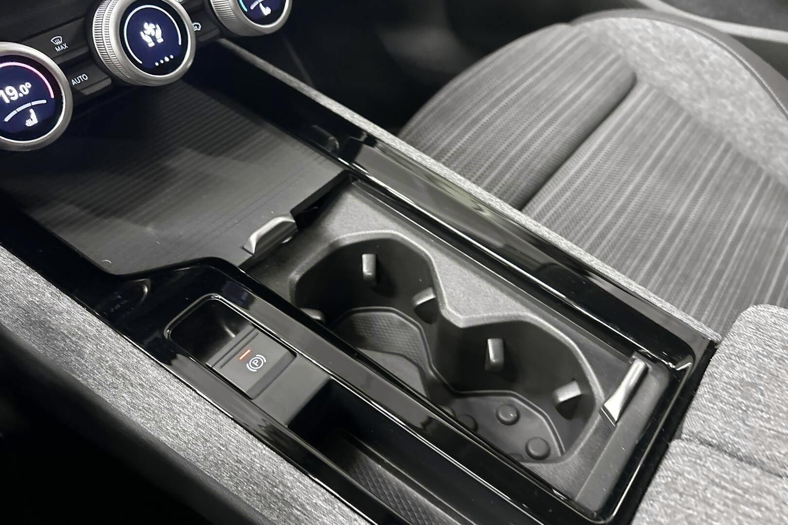 Skoda Superb iso kuva 10