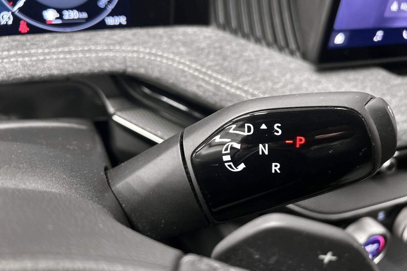 Skoda Superb iso kuva 11