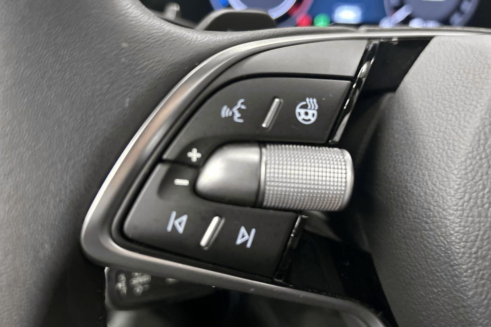 Skoda Superb iso kuva 12