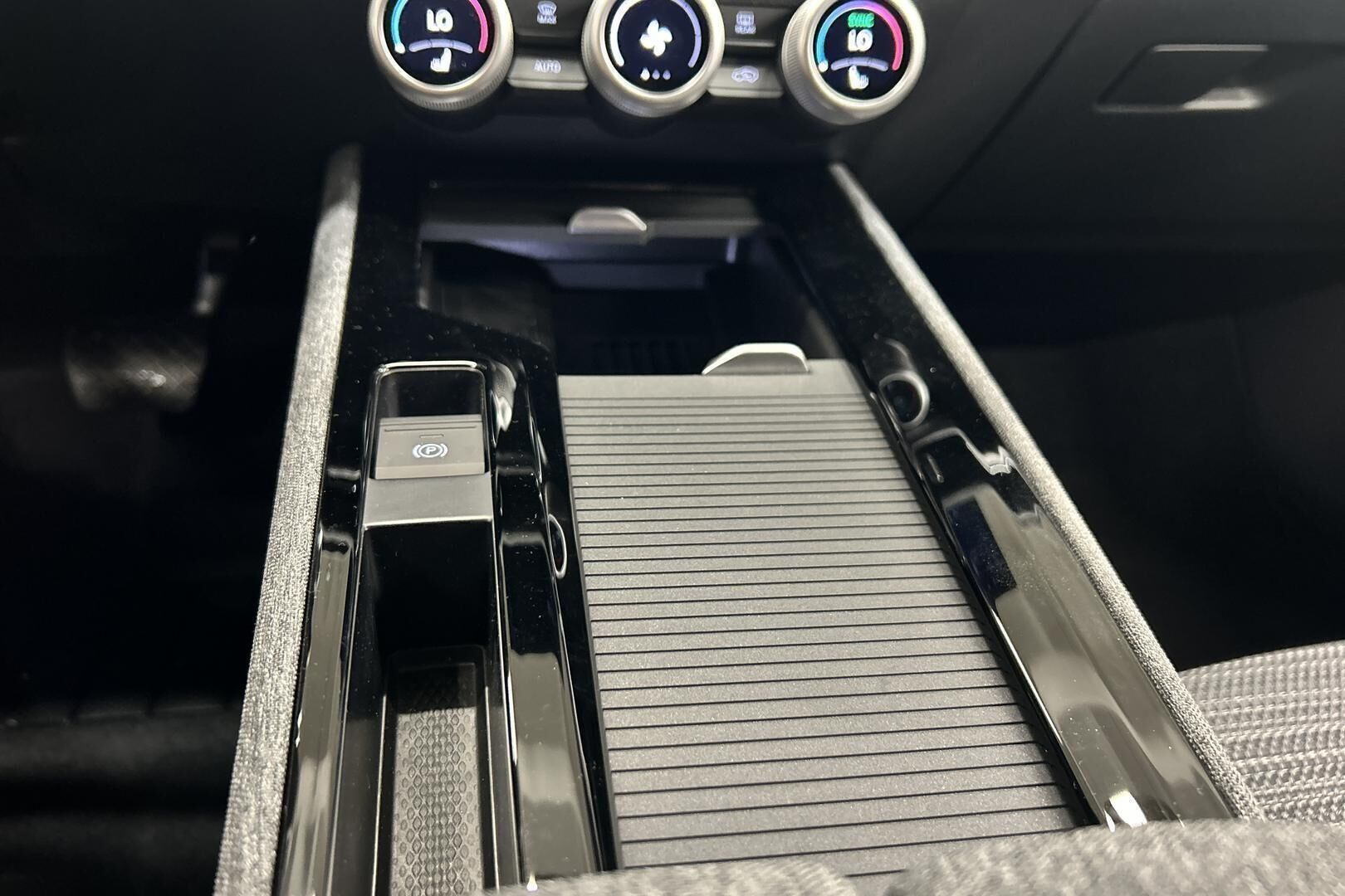 Skoda Superb iso kuva 19