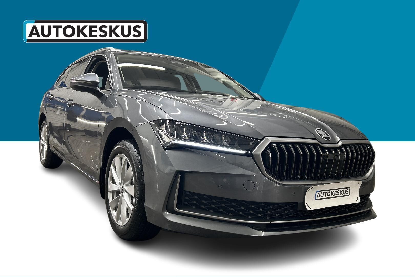 Skoda Superb iso kuva 2