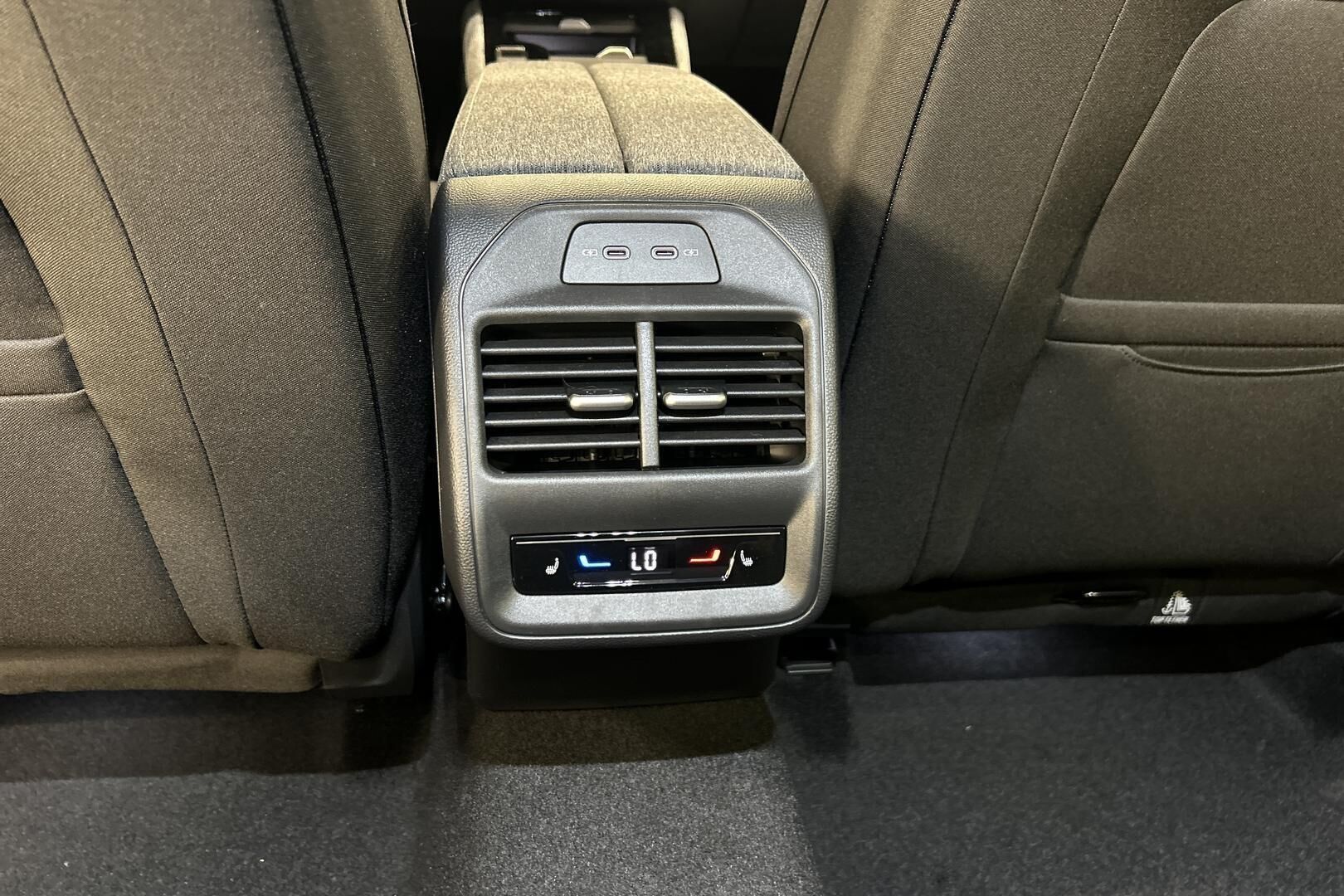 Skoda Superb iso kuva 25