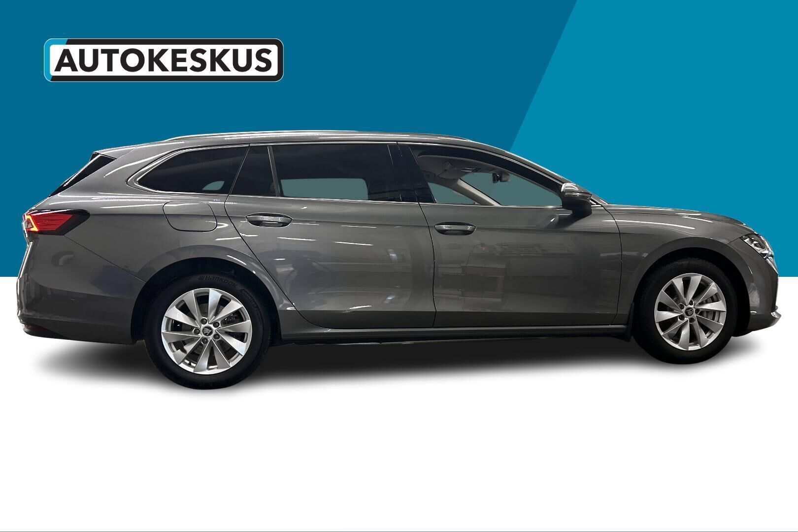 Skoda Superb iso kuva 16