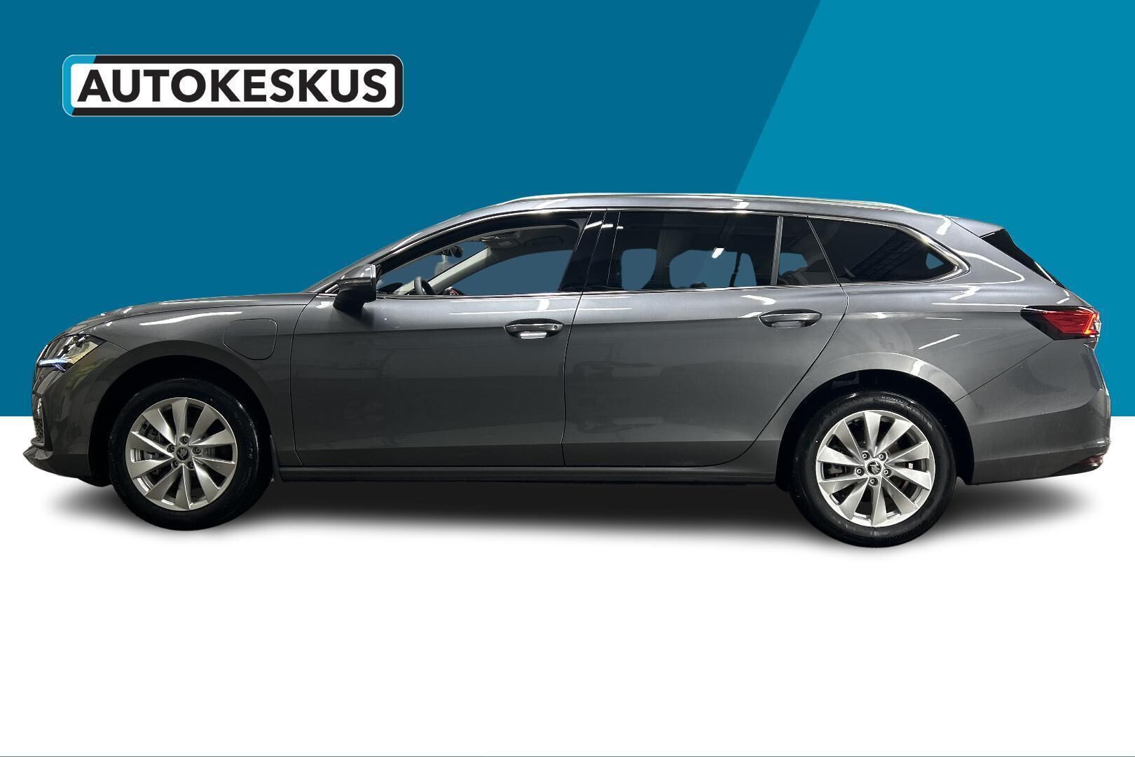 Skoda Superb iso kuva 7