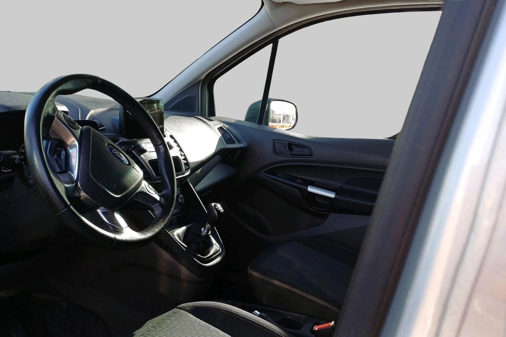 Ford Transit Connect iso kuva 2