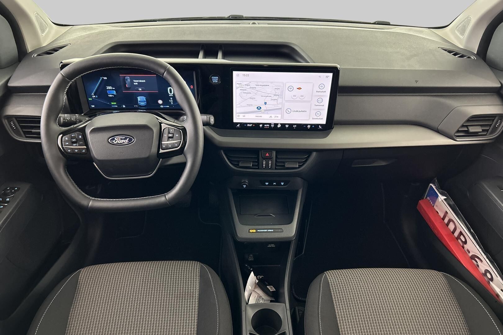 Ford Tourneo Courier iso kuva 8