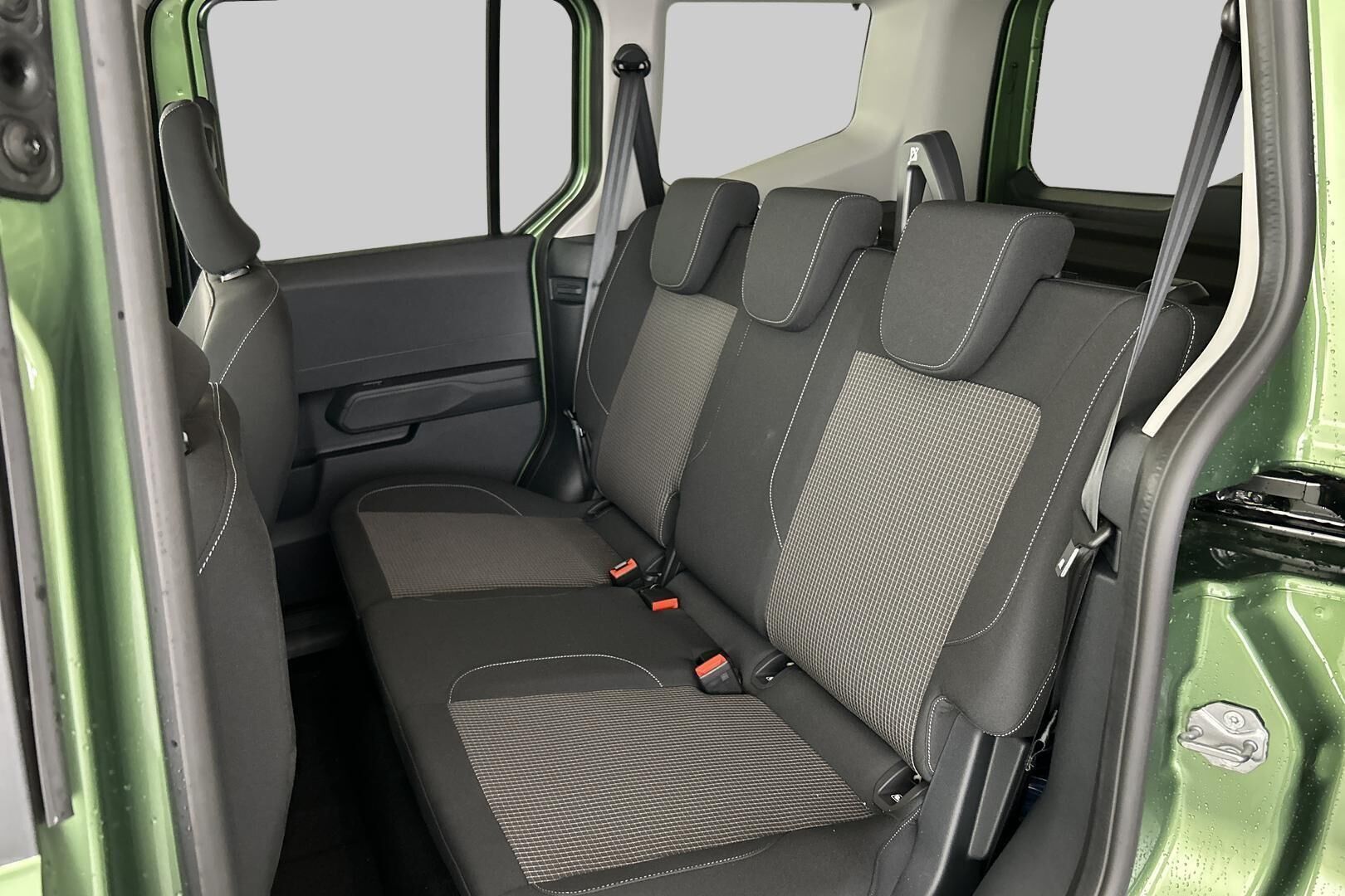 Ford Tourneo Courier iso kuva 27