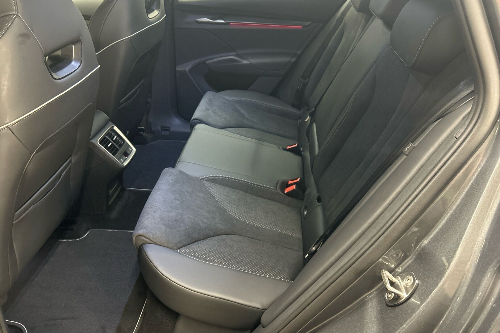 Skoda Elroq iso kuva 8