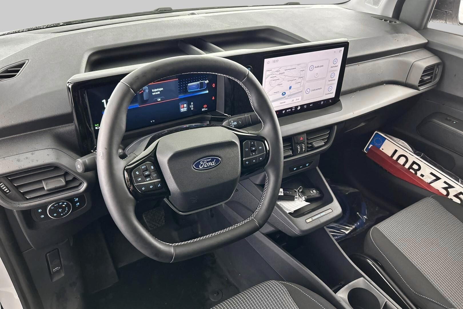 Ford Transit Courier iso kuva 10