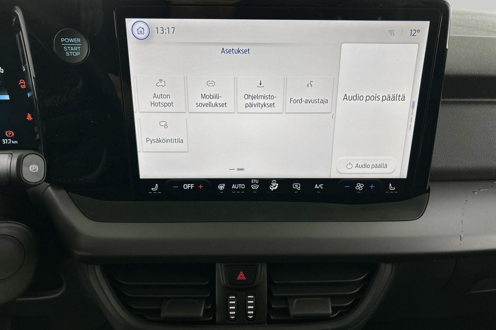 Ford Transit Courier iso kuva 14