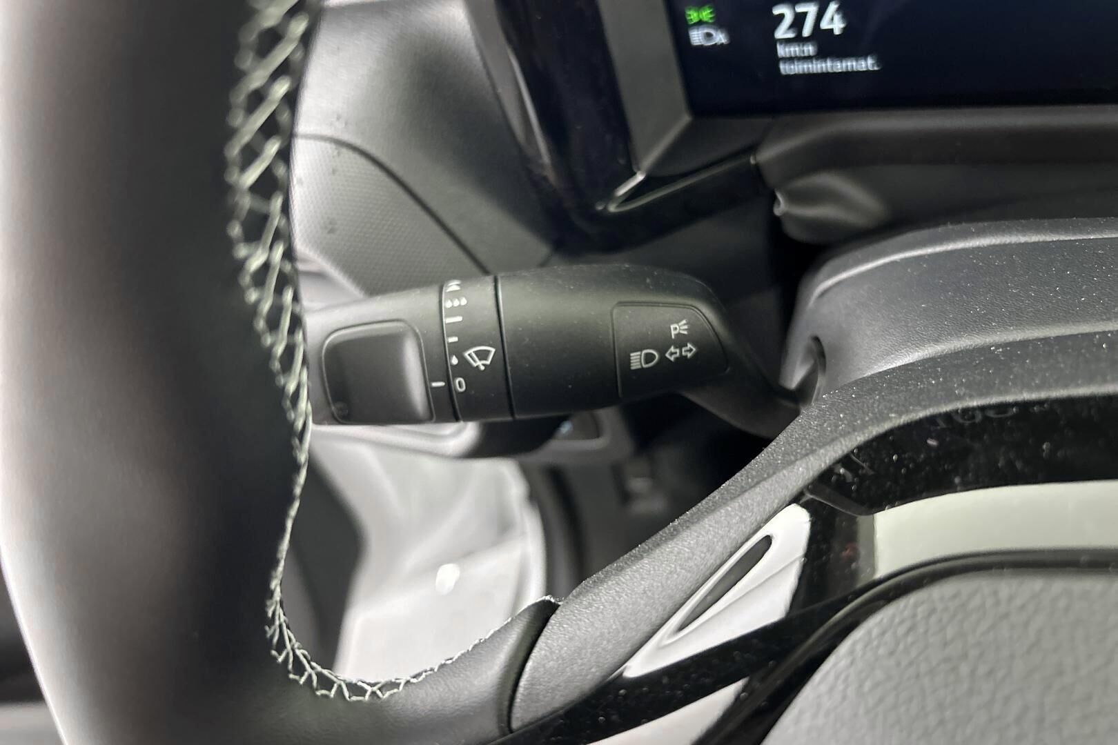 Ford Transit Courier iso kuva 20