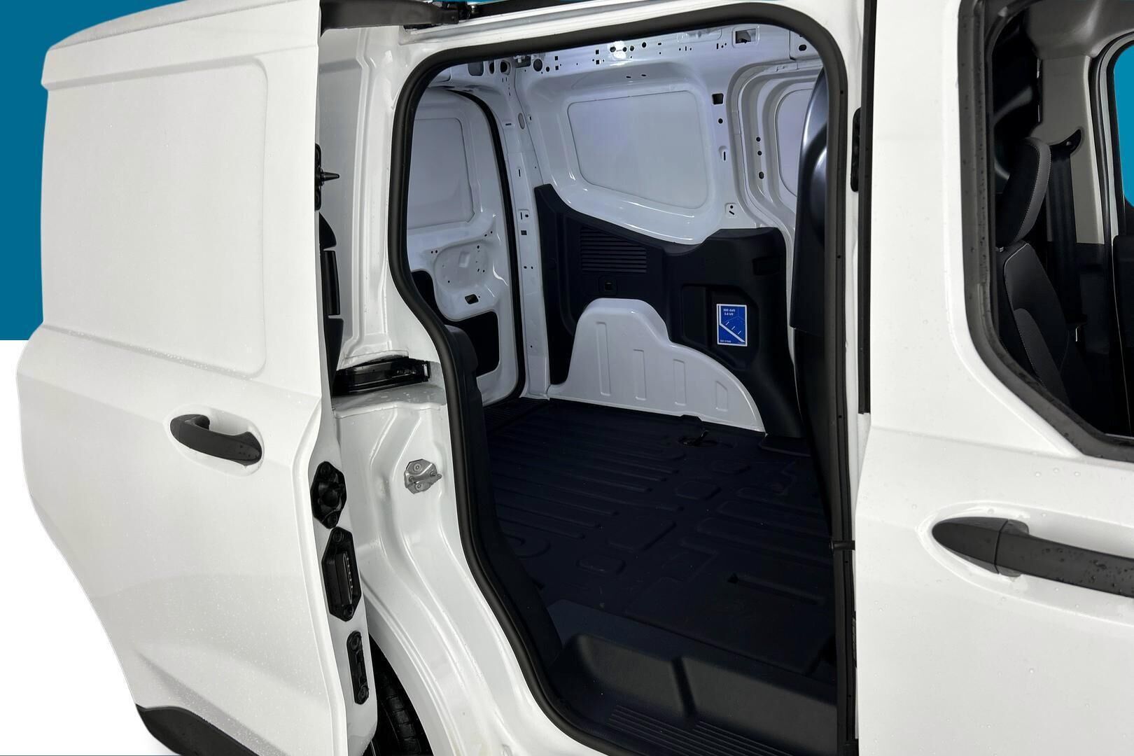 Ford Transit Courier iso kuva 25