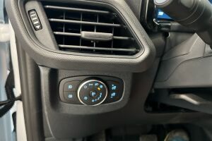 Ford Transit Courier esikatselu 17