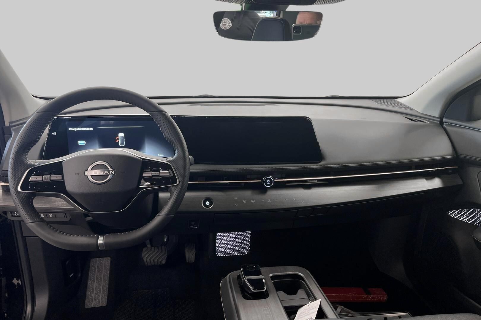 Nissan Ariya iso kuva 10