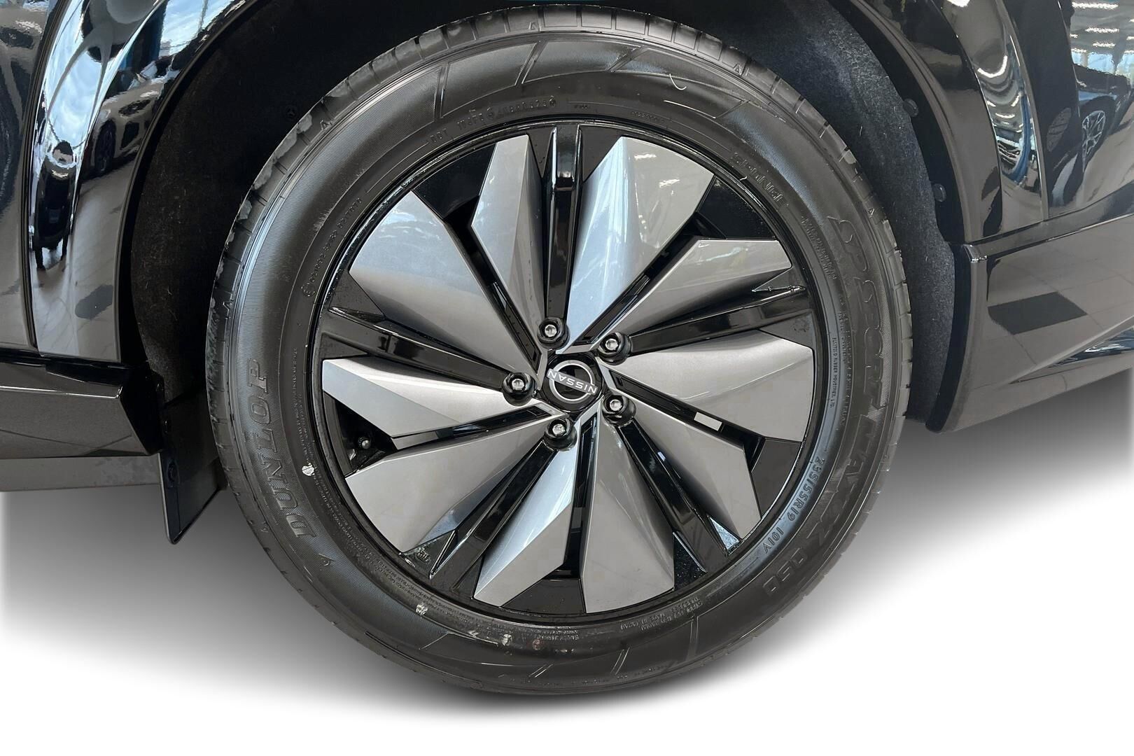 Nissan Ariya iso kuva 12