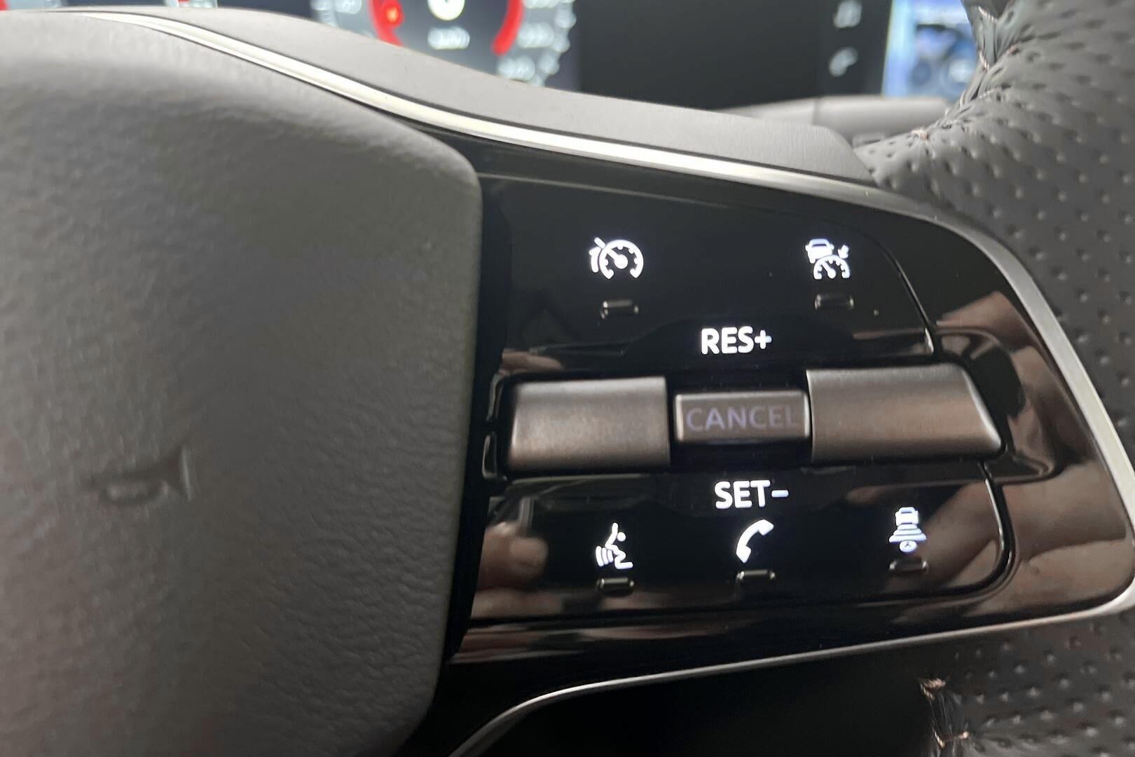 Nissan Ariya iso kuva 18