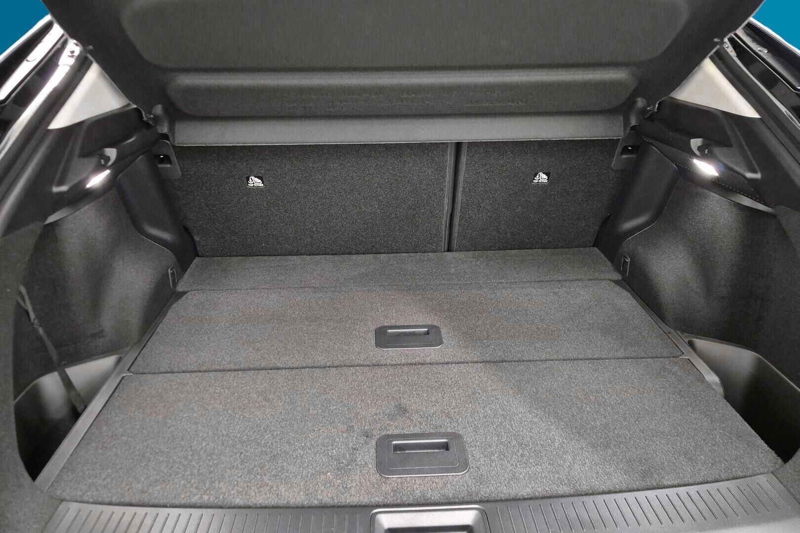 Nissan Ariya iso kuva 11